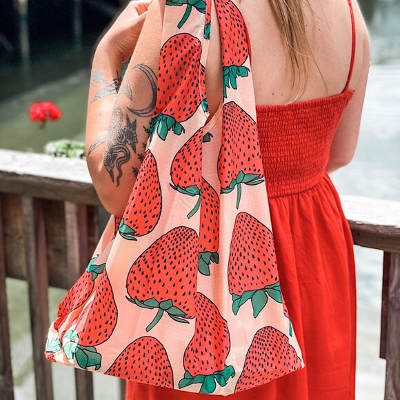 NWT Standard Baggu - Strawberry - Picture 5 of 7